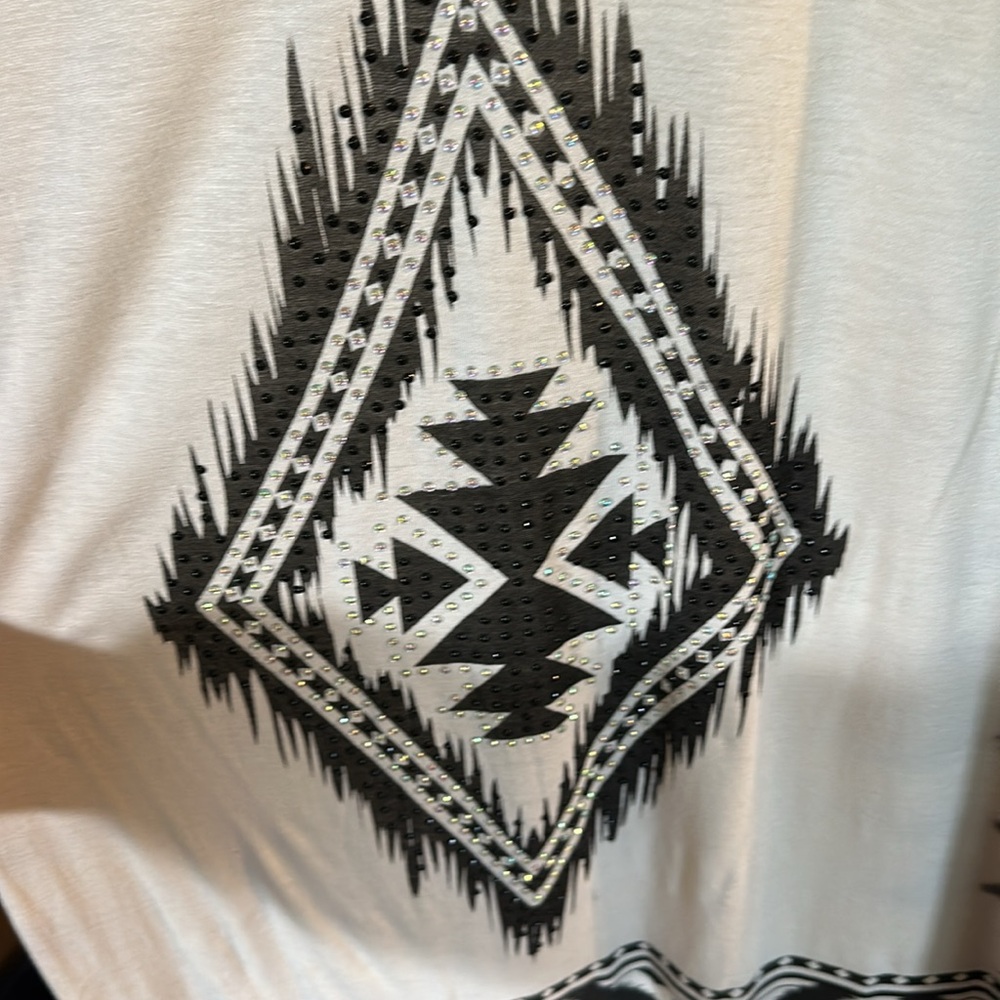 Bohemian V-Neck Tunic dress with Tribal Print - Picture 2 of 3